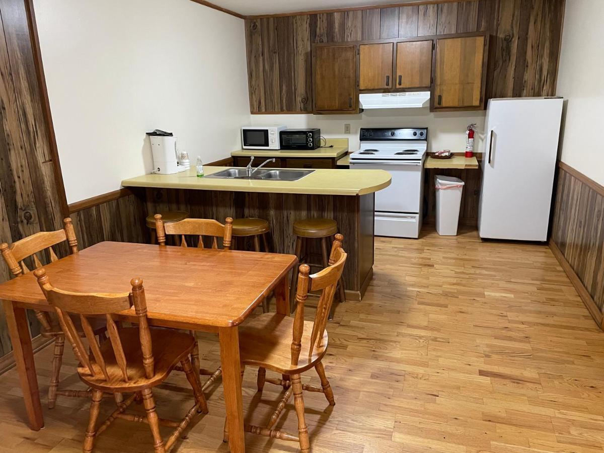 Pine Valley Motel Spruce Pine Ngoại thất bức ảnh