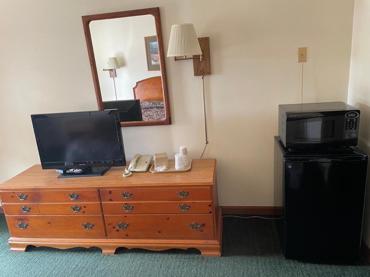 Pine Valley Motel Spruce Pine Ngoại thất bức ảnh