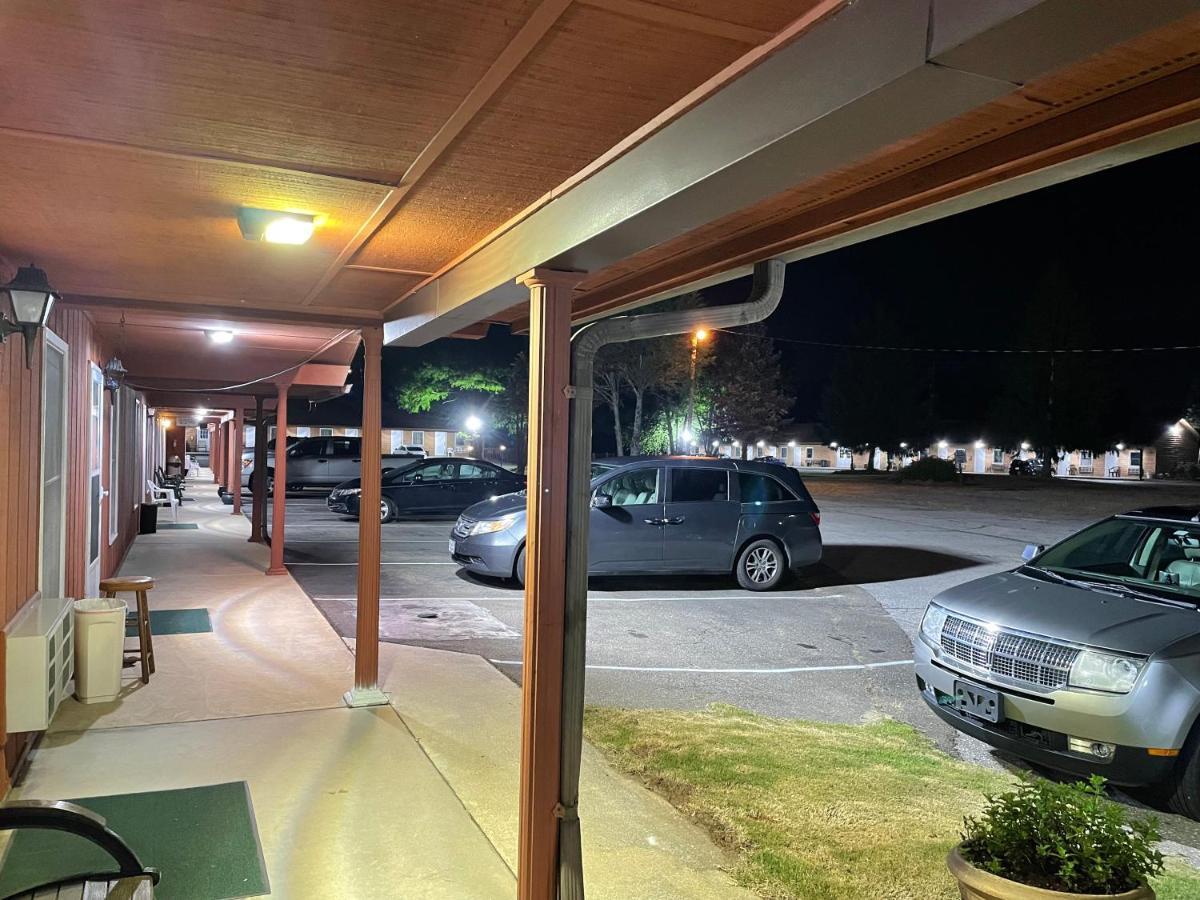 Pine Valley Motel Spruce Pine Ngoại thất bức ảnh