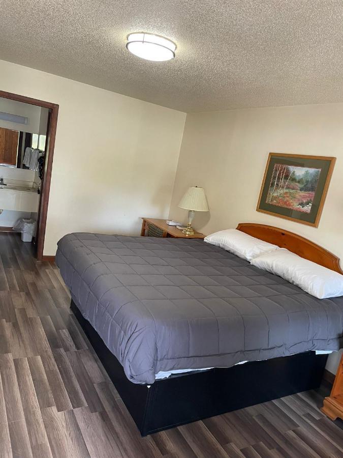 Pine Valley Motel Spruce Pine Ngoại thất bức ảnh